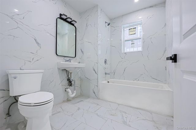 842 E 225th Street, Bronx, NY 10466