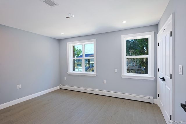 842 E 225th Street, Bronx, NY 10466