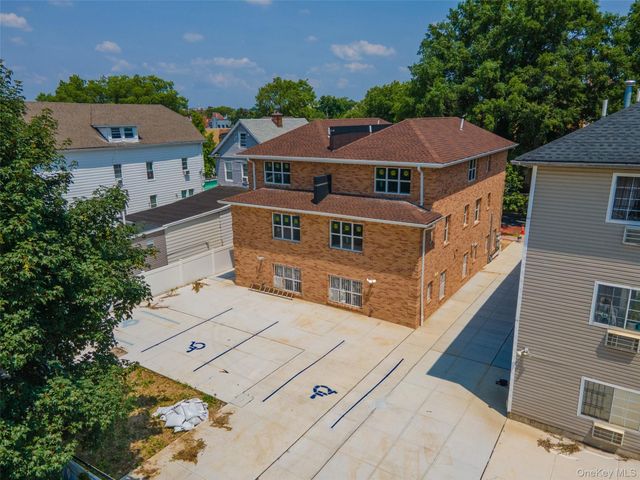 842 E 225th Street, Bronx, NY 10466