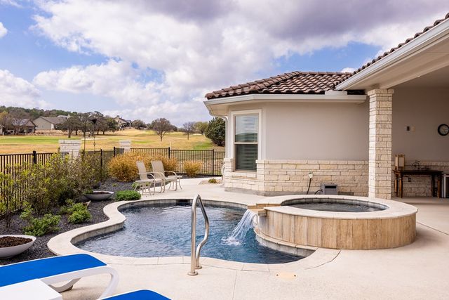 2085 Toscano Way, Kerrville, TX 78028