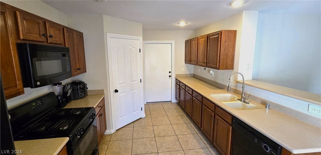 5045 Bayberry Crest Street, North Las Vegas, NV 89031