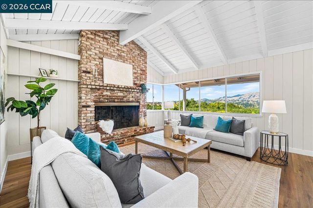 300 Oak View Ter, Danville, CA 94526