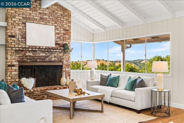 300 Oak View Ter, Danville, CA 94526