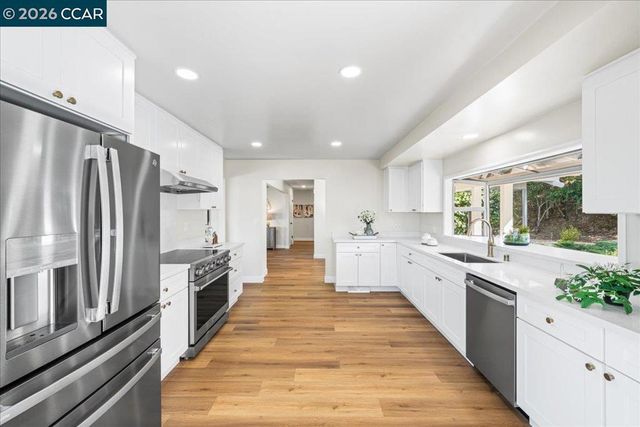 300 Oak View Ter, Danville, CA 94526
