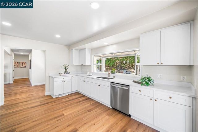 300 Oak View Ter, Danville, CA 94526