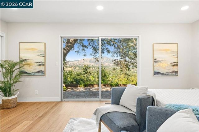 300 Oak View Ter, Danville, CA 94526
