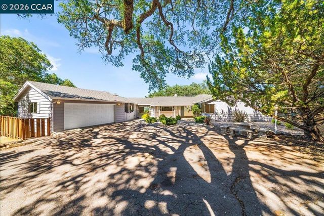 300 Oak View Ter, Danville, CA 94526