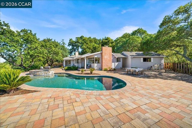 300 Oak View Ter, Danville, CA 94526