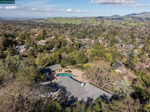 300 Oak View Ter, Danville, CA 94526