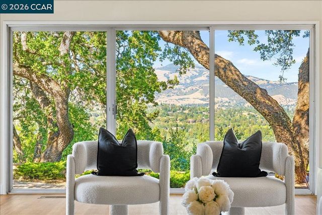 300 Oak View Ter, Danville, CA 94526