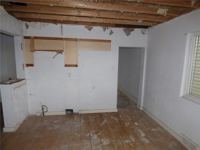 1021 Rue Grande Vue St, Elliott, PA 15220