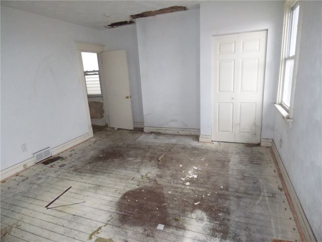 1021 Rue Grande Vue St, Elliott, PA 15220