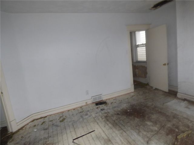 1021 Rue Grande Vue St, Elliott, PA 15220