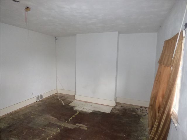 1021 Rue Grande Vue St, Elliott, PA 15220