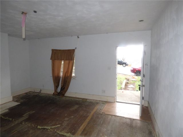 1021 Rue Grande Vue St, Elliott, PA 15220