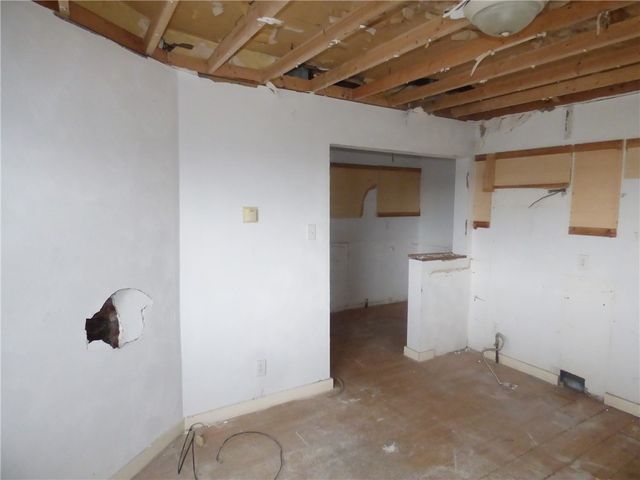 1021 Rue Grande Vue St, Elliott, PA 15220