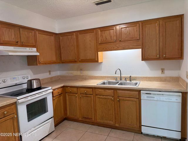 1718 LIVE OAK Drive, Jacksonville, FL 32246