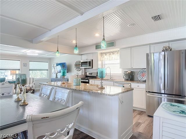 170 Pearl ST, Fort Myers Beach, FL 33931