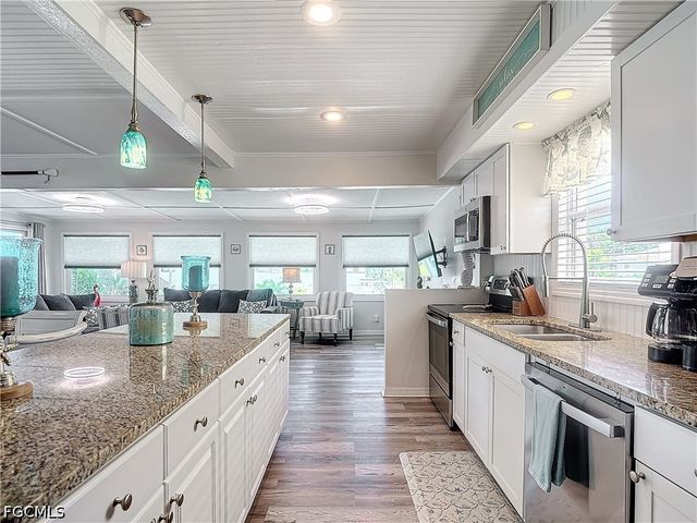 170 Pearl ST, Fort Myers Beach, FL 33931