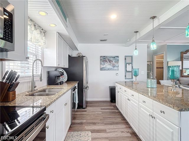170 Pearl ST, Fort Myers Beach, FL 33931