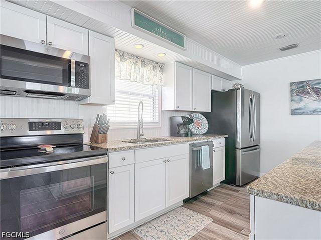 170 Pearl ST, Fort Myers Beach, FL 33931