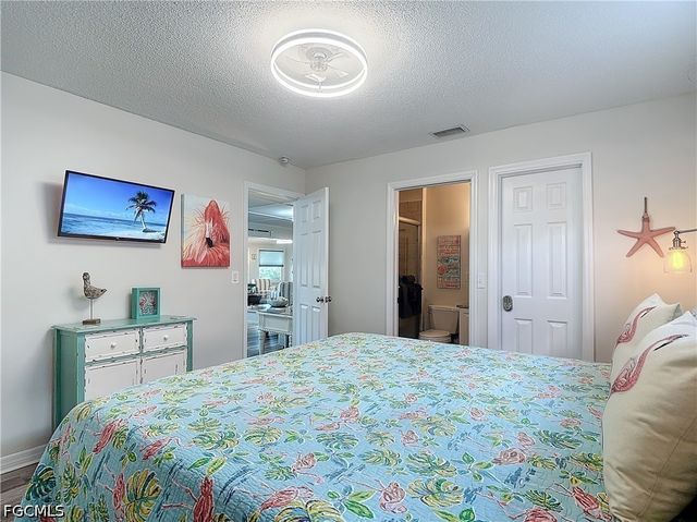 170 Pearl ST, Fort Myers Beach, FL 33931