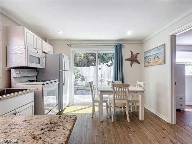 170 Pearl ST, Fort Myers Beach, FL 33931