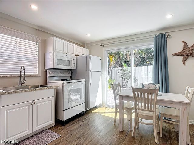 170 Pearl ST, Fort Myers Beach, FL 33931