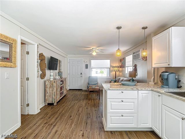170 Pearl ST, Fort Myers Beach, FL 33931