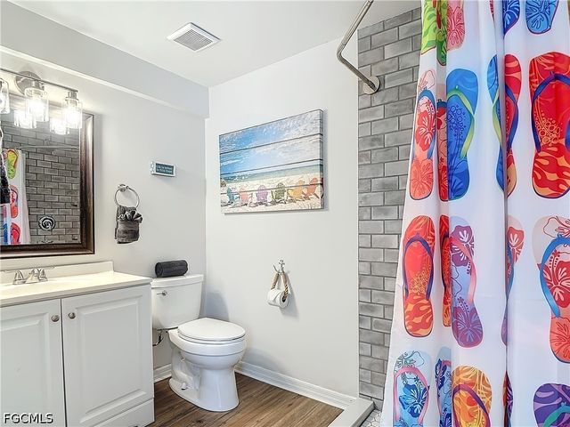 170 Pearl ST, Fort Myers Beach, FL 33931
