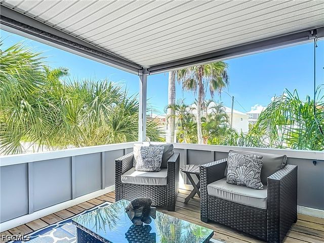 170 Pearl ST, Fort Myers Beach, FL 33931