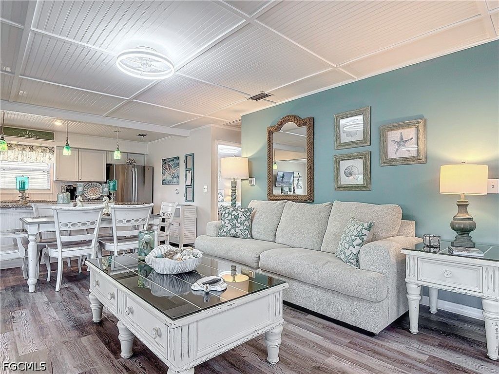 170 Pearl ST, Fort Myers Beach, FL 33931
