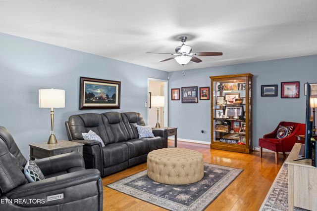 717 Clydesdale Ave, Seymour, TN 37865