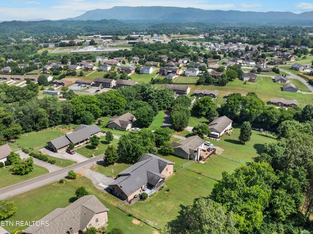 717 Clydesdale Ave, Seymour, TN 37865