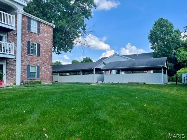 1942 Marine Terrace Drive F, St Louis, MO 63146