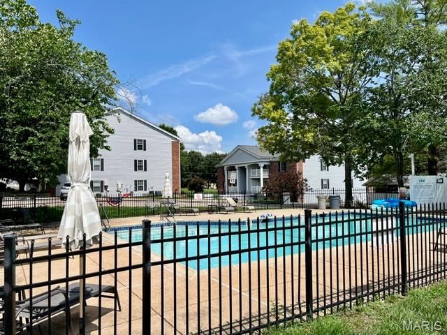1942 Marine Terrace Drive F, St Louis, MO 63146
