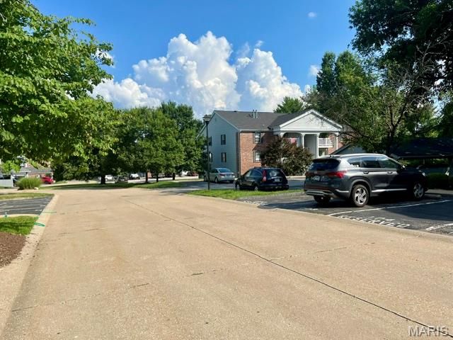 1942 Marine Terrace Drive F, St Louis, MO 63146