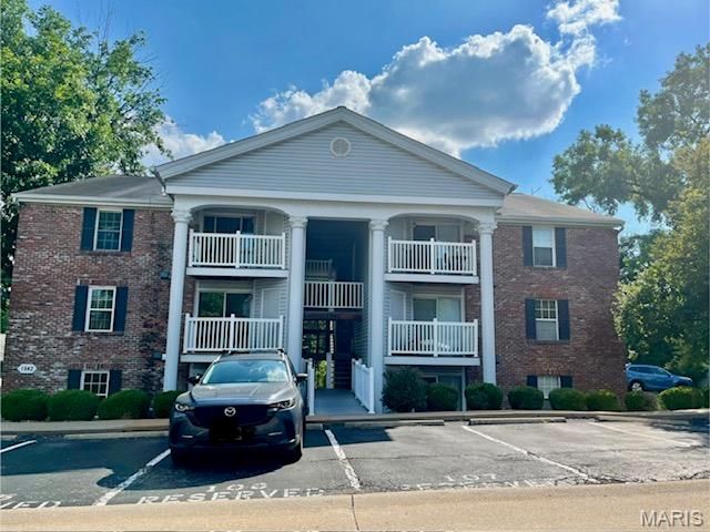 1942 Marine Terrace Drive F, St Louis, MO 63146