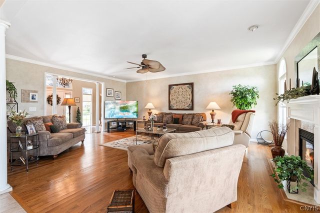 132 Lorian Drive, Salina, NY 13212
