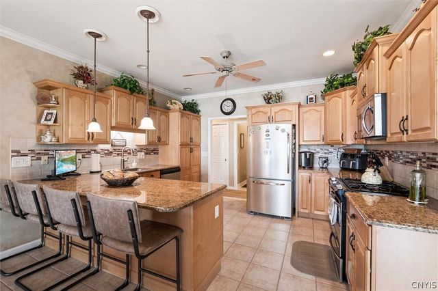 132 Lorian Drive, Salina, NY 13212