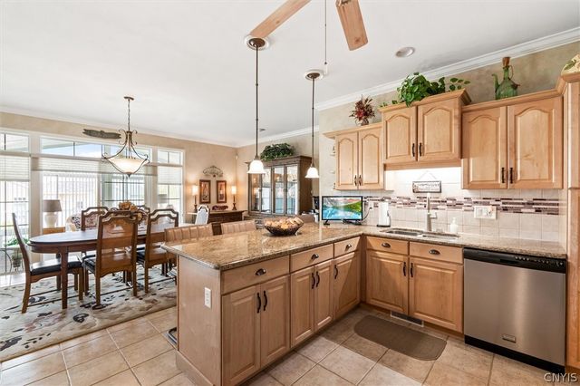 132 Lorian Drive, Salina, NY 13212