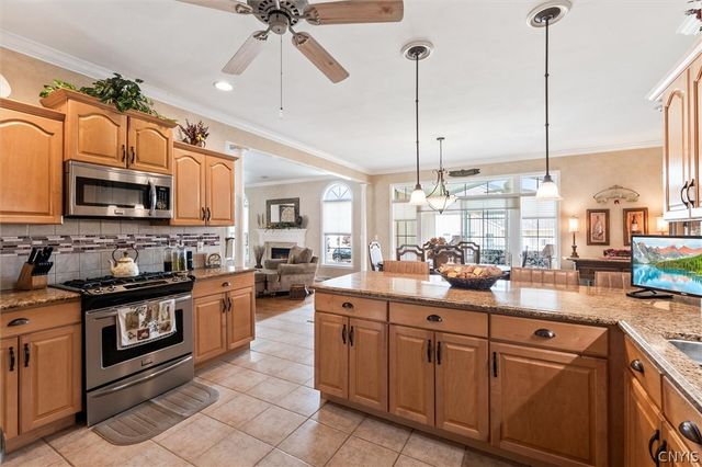 132 Lorian Drive, Salina, NY 13212