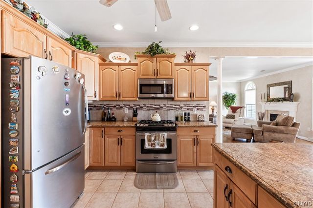 132 Lorian Drive, Salina, NY 13212