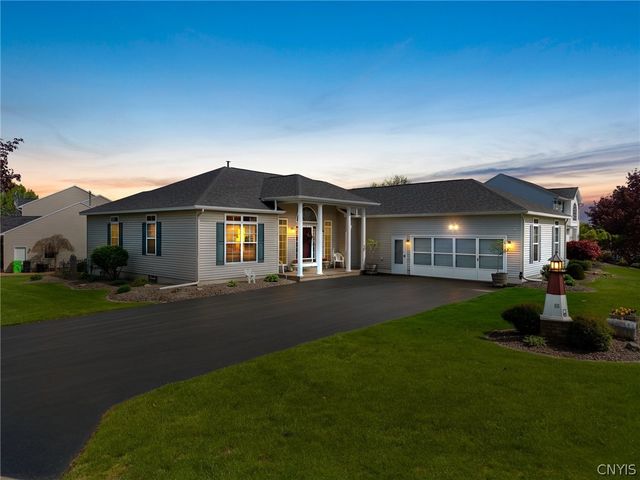 132 Lorian Drive, Salina, NY 13212