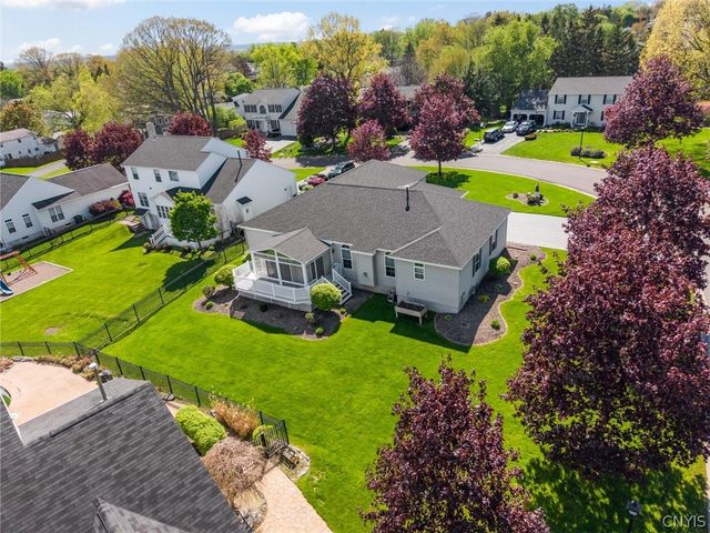 132 Lorian Drive, Salina, NY 13212