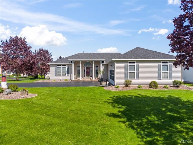 132 Lorian Drive, Salina, NY 13212