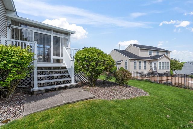 132 Lorian Drive, Salina, NY 13212
