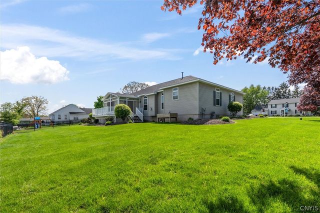 132 Lorian Drive, Salina, NY 13212