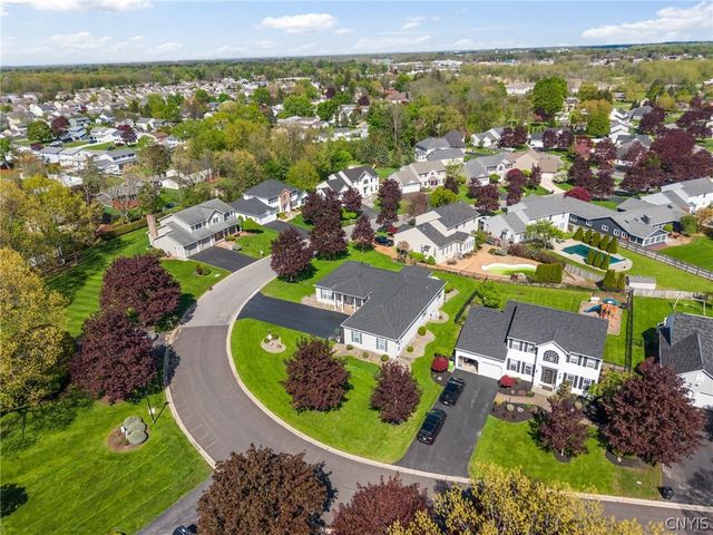 132 Lorian Drive, Salina, NY 13212