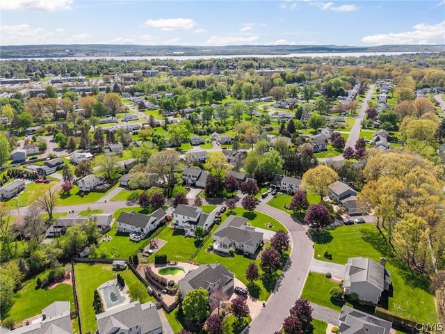 132 Lorian Drive, Salina, NY 13212